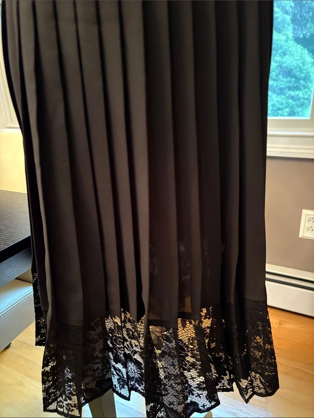 Express Black Pleated Midi Skirt with Lace Trim - Picture 5 of 6